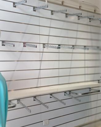 Arredamento per negozio abbigliamento 