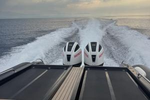 Gommone cabinato 10 metri