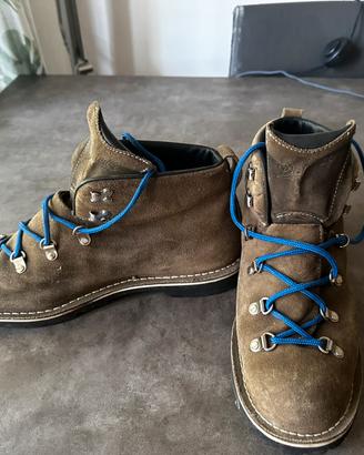 DANNER BOOTS!