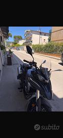 Moto benelli trk 702