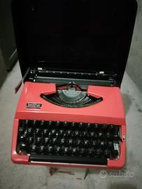 Macchina da scrivere  vintage  Brother