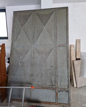 portone in ferro