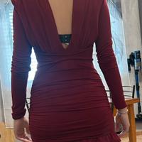 vestito colore rosso bordo