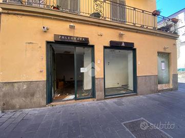 NEGOZIO A POZZUOLI