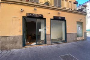 NEGOZIO A POZZUOLI