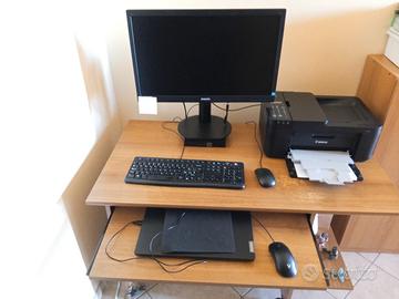 Cameretta a ponte, scrivania.