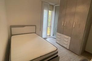 Zona Sacca: stanza singola arredata