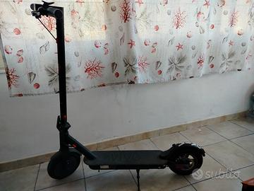 Monopattino elettrico VIVO 
