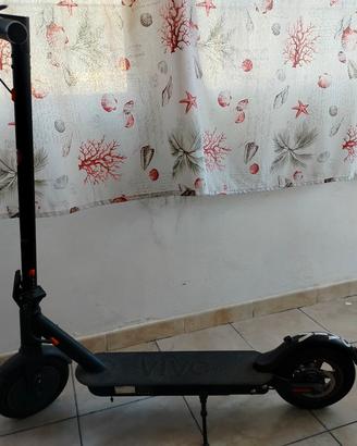 Monopattino elettrico VIVO 
