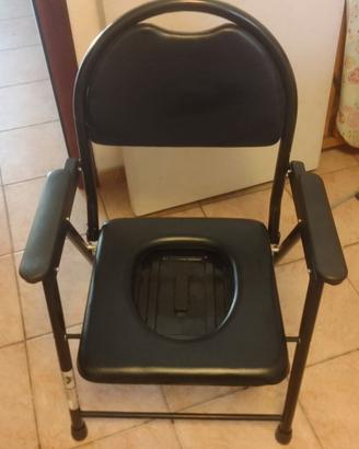 Poltrona con WC praticamente nuova
