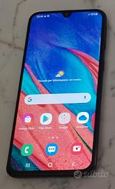 Samsung smartfone A40