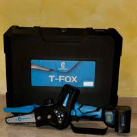 Attrezzatura da potatura e giardinaggio.