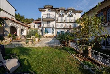 Immobile di 500 m² con più di 5 locali a Brovello-