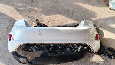 Paraurti posteriore Ford Fiesta 2017+ con sensori
