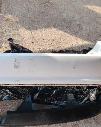 Paraurti posteriore Ford Fiesta 2017+ con sensori