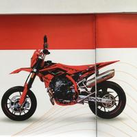 SWM SM 125R - CON SCARICO GPR MOTARD E5+ MY25 Ross