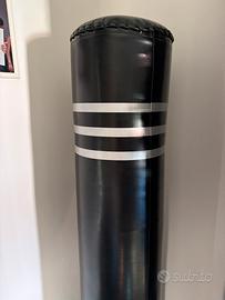 Sacco da boxe con pedana