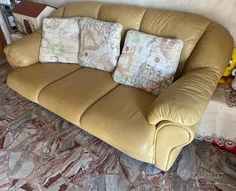 DIVANO LETTO ECOPELLE 3POSTI ////SCONTATO////