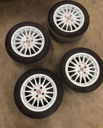 Cerchi OZ 16" Superturismo WRC con gomme Michelin