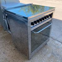 Cucina a gas in acciaio