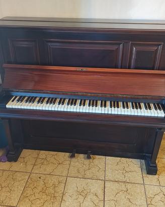pianoforte in legno 
