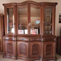 Credenza con vetrina