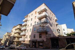 Viale Trento. Trilocale vista mare