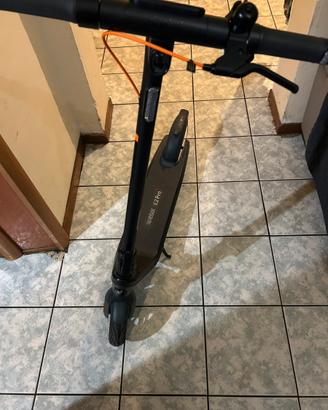 Monopattino ninebot E2 pro