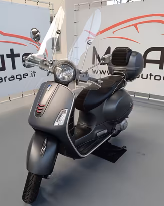 VESPA GTS 300 SPORT – ABS – PARABREZZA + BAULETTO