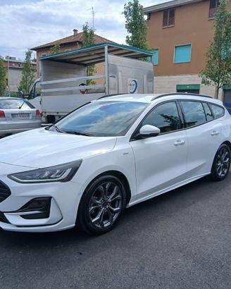 Ford focus 1.6 120cv allestimento st-line