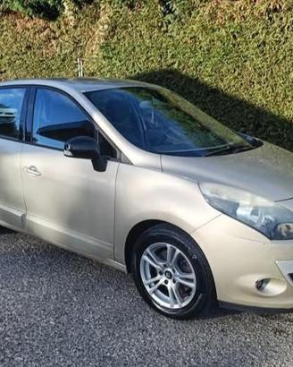 Renault Scenic xmod Tom Tom 1.5 dci