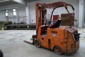 Carello elevatore om