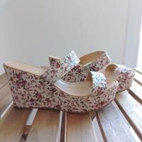 Sandalo da donna in pelle con zeppa