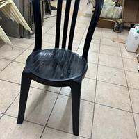 Stock di sedia in plastica