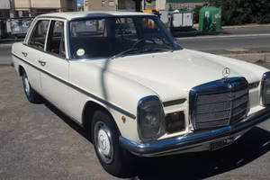 MERCEDES W115 1968
