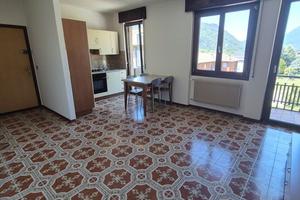 Berbenno di Valtellina ampio bilocale con box