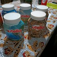 barattoli di Nutella con paesaggi 