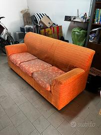 3 DIVANI comodi e resistenti