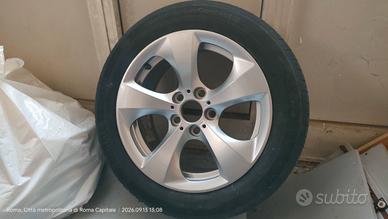 cerchione BMW con pneumatico 