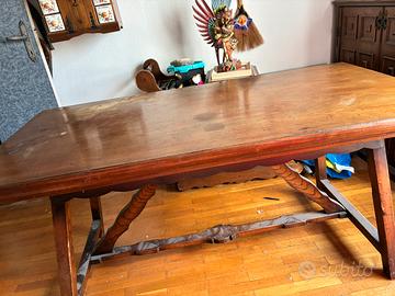TAVOLO IN LEGNO