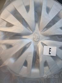 Borchie originali Toyota Yaris NUOVE