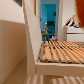 letto matrimoniale con materasso e rete a doghe 