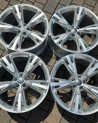 Cerchi nuovi da 21 Audi Q8 