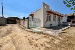Casa indipendente con ampio terreno