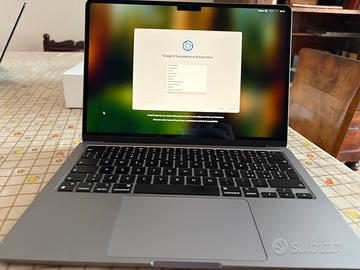 Macbook air 13,6 con M2