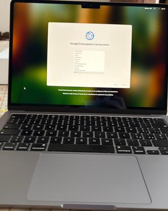 Macbook air 13,6 con M2