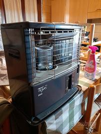 stufa a petrolio bianco