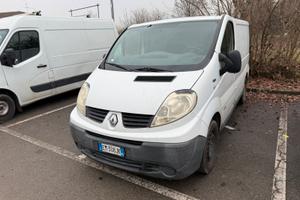 Renault traffic-2012/2.0 diesel-5500 euro