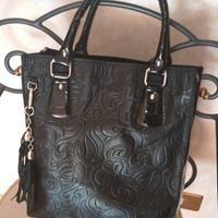 Borsa nera in pelle e vernice