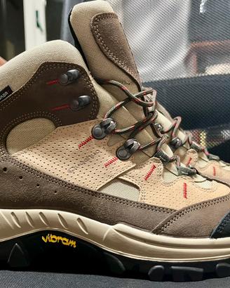 Scarponi Trekking Forclaz 600 - VIBRAM - Nuovi 44